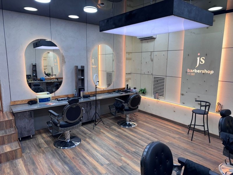 JS Barbershop · На Желтоксан